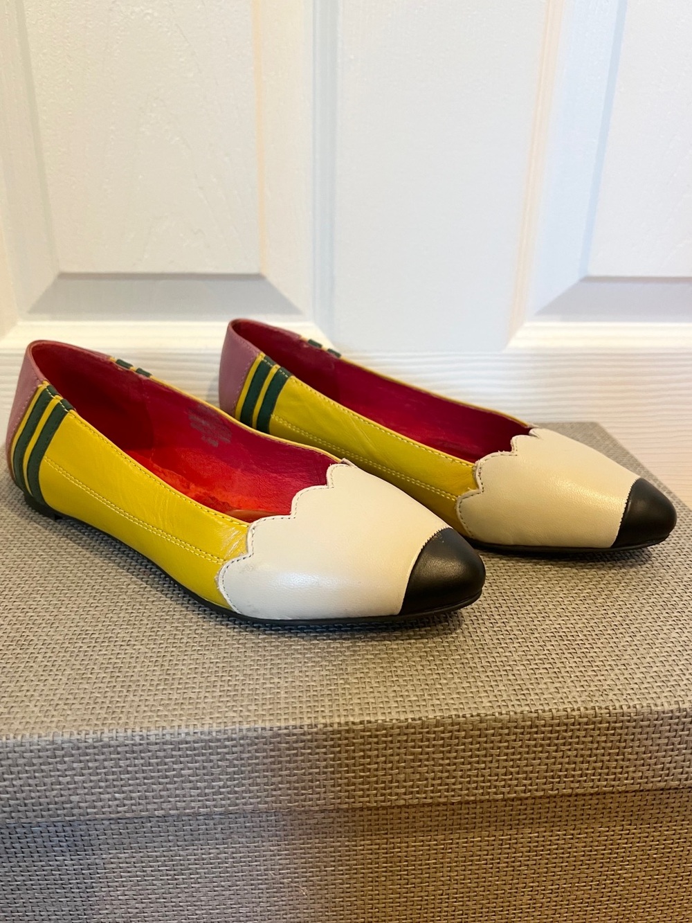 Size 5 1/2 Jeffrey Campbell Pencil Me In flats - Picture 2 of 10